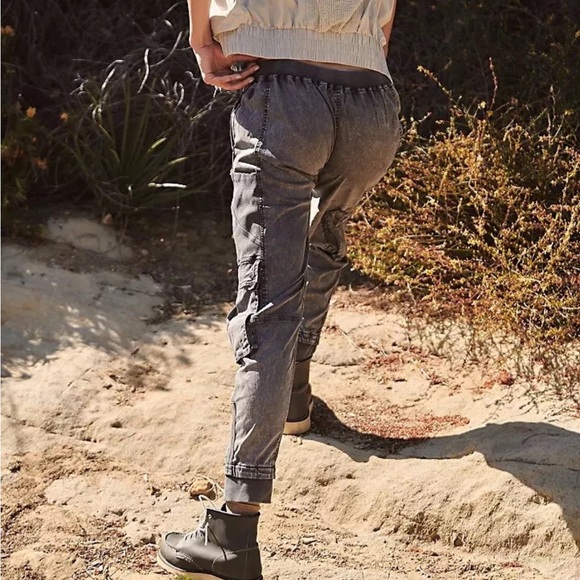 Free people Fast Track Pants Medium - Picture 4 of 11